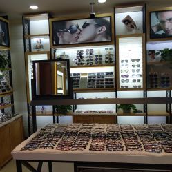 新視界眼鏡店（百聯(lián)徐匯店） 專業(yè)配鏡，點(diǎn)亮清晰視界